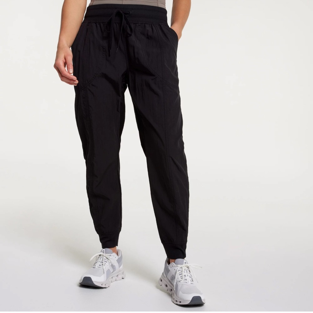 Calia by Carrie Underwood Women’s Crinkle Jogger. Black Size XXS(768)